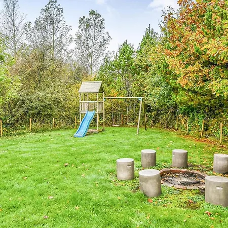 3 Bedroom Amazing In Holiday home