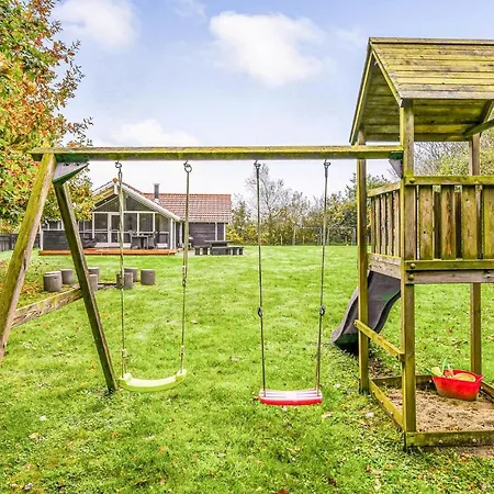 3 Bedroom Amazing In Holiday home Oksbol (Syddanmark)